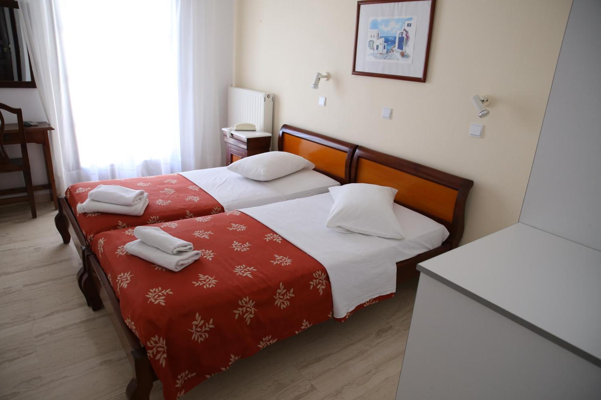 Hotel New Haroula Fira  Pokoj fotografie